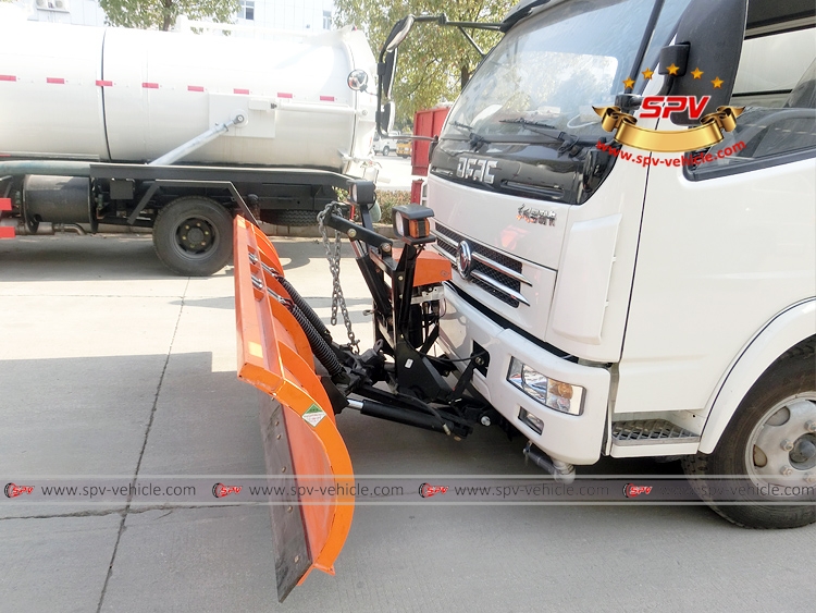 Road Sweeper with Snowplow Dongfeng-Detail Road Sweeper with Snowplow Dongfeng-Detail